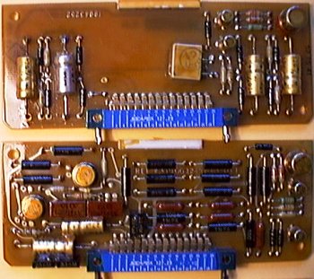 Ces cartes enfichables comportent outre les composants classiques, des circuits intgrs ronds et plats  montage de surface, des filtres, des relais.