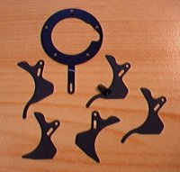Voici les lamelles métalliques du diaphragme. Remarquez qu'elles ne sont pas toutes de la même forme !